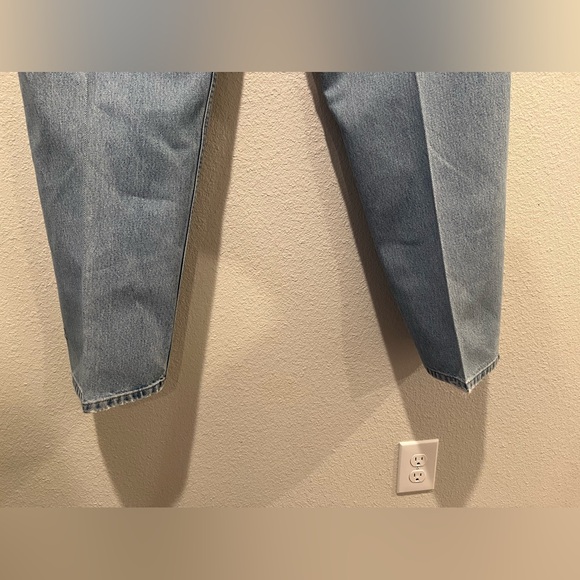 L.L. Bean Men’s Relaxed Fit Jeans Light Wash Blue  Denim Straight Leg Size 38x34 - Picture 5 of 8